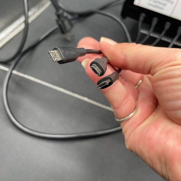 Interstate Batteries KIA Promo Faux Car Battery Electronics Charging Station - Picture 6 of 13